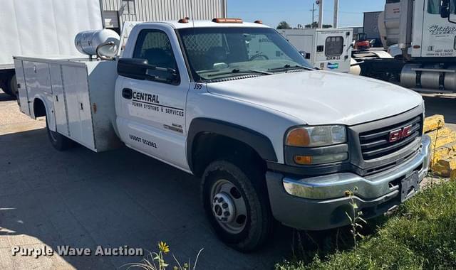 Image of GMC 3500HD equipment image 2