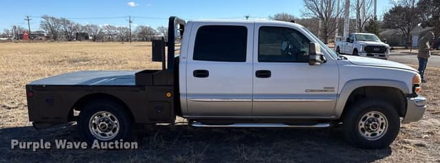 Image of GMC Sierra equipment image 3