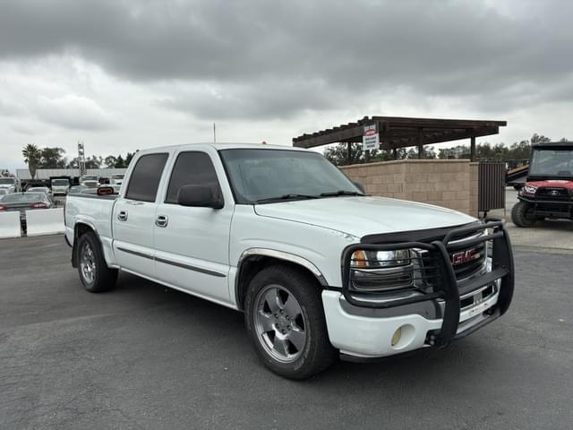 Image of GMC Sierra equipment image 1