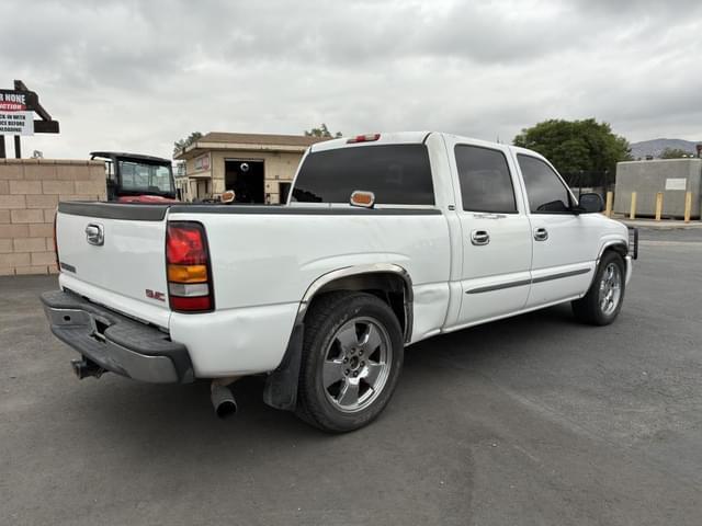 Image of GMC Sierra equipment image 2