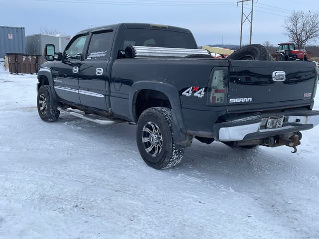 Image of GMC 2500 equipment image 3