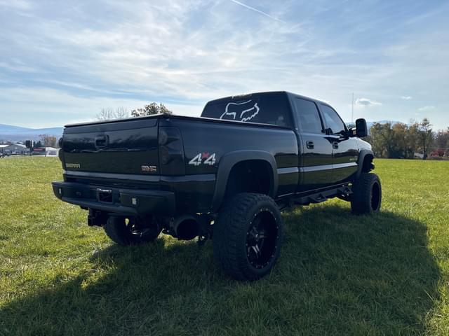 Image of GMC Sierra equipment image 4