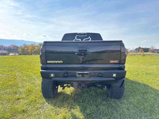 Image of GMC Sierra equipment image 3