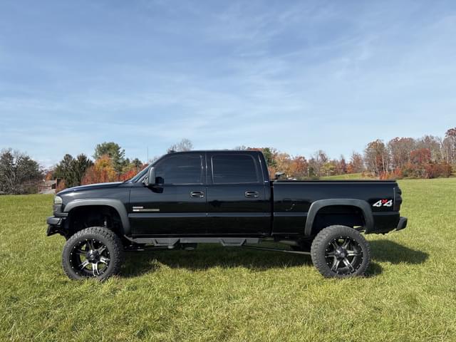 Image of GMC Sierra equipment image 1