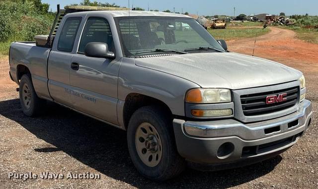 Image of GMC Sierra equipment image 2