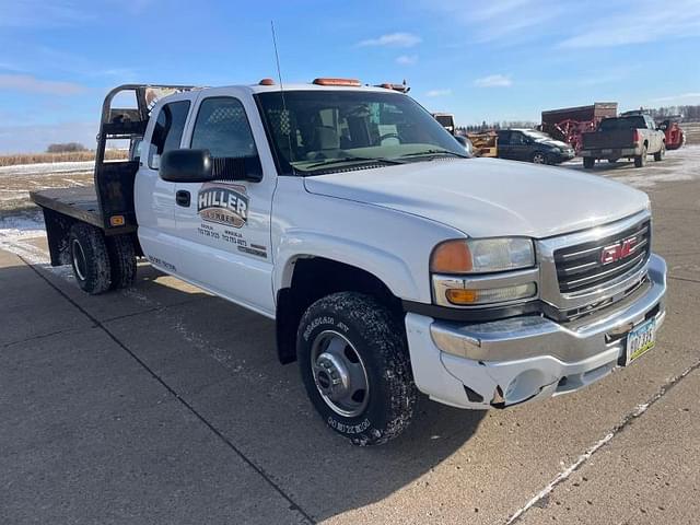 Image of GMC Sierra C3500 equipment image 1