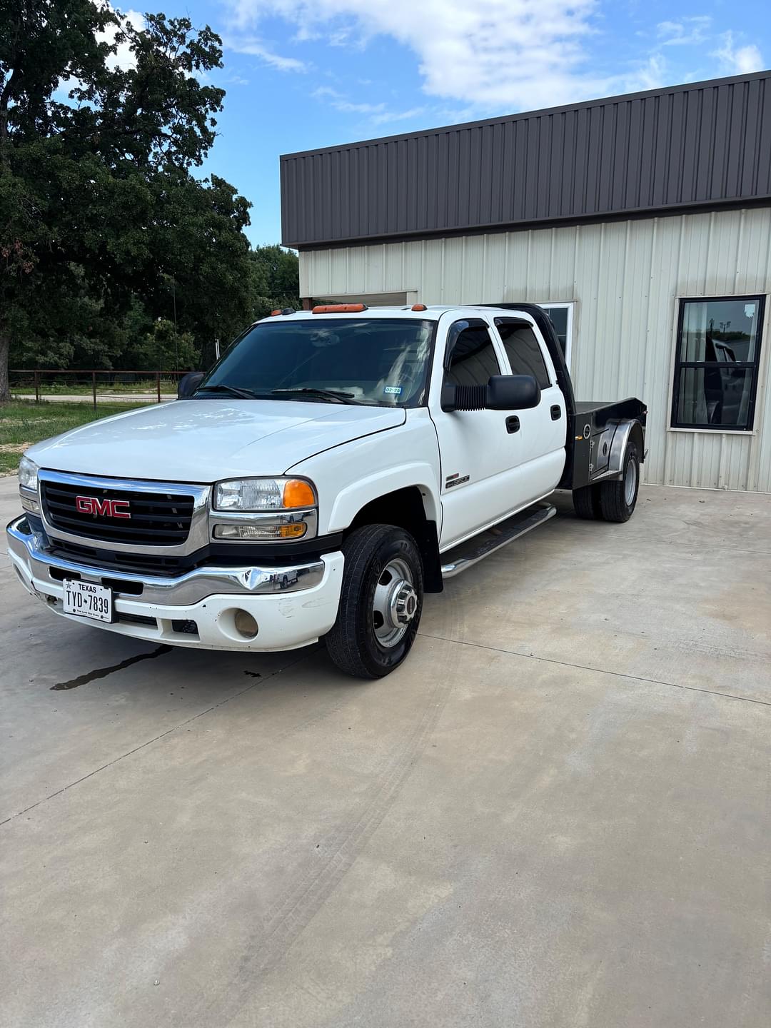 Image of GMC Sierra Primary image