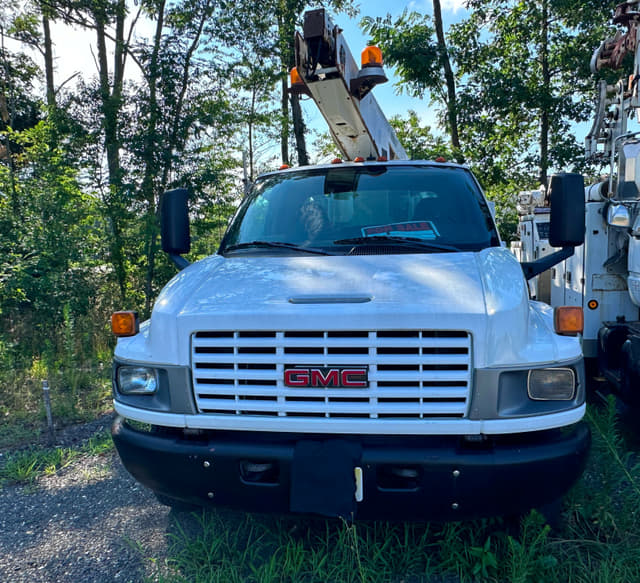 Image of GMC TopKick C4500 equipment image 3