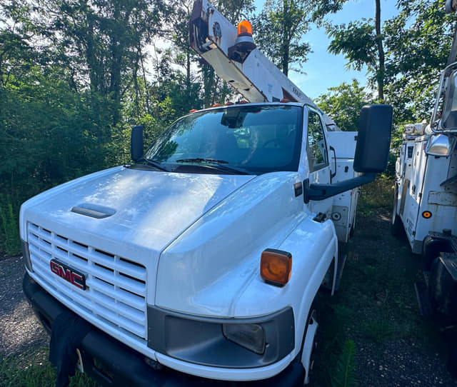 Image of GMC TopKick C4500 equipment image 4