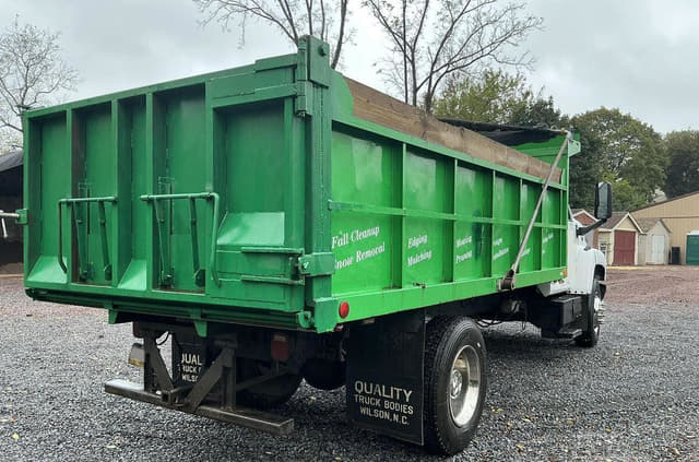 Image of GMC Topkick C7500 equipment image 3