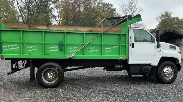 Image of GMC Topkick C7500 equipment image 1