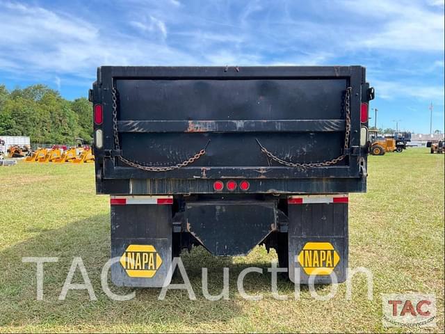 Image of GMC Topkick C8500 equipment image 2