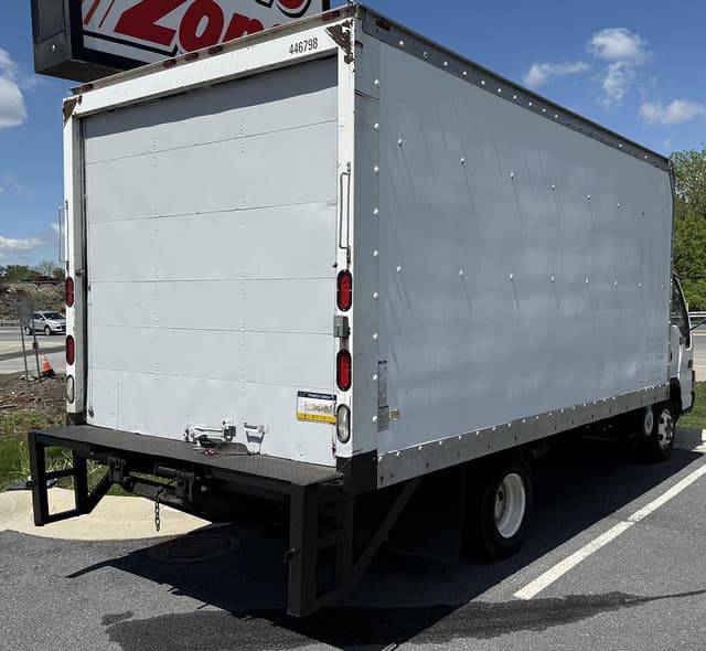 Image of GMC W4500 equipment image 4