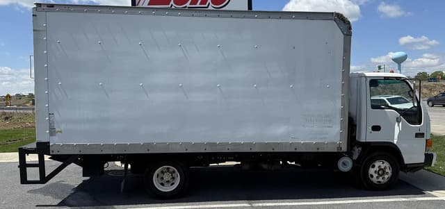 Image of GMC W4500 equipment image 3