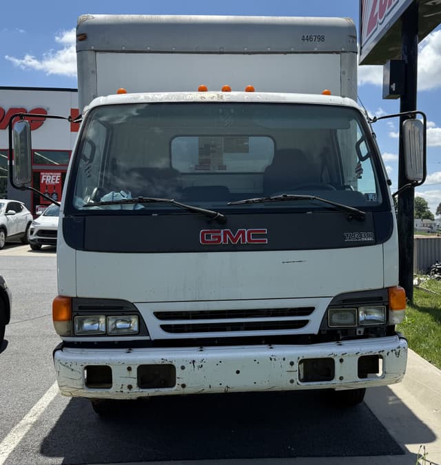 Image of GMC W4500 equipment image 1