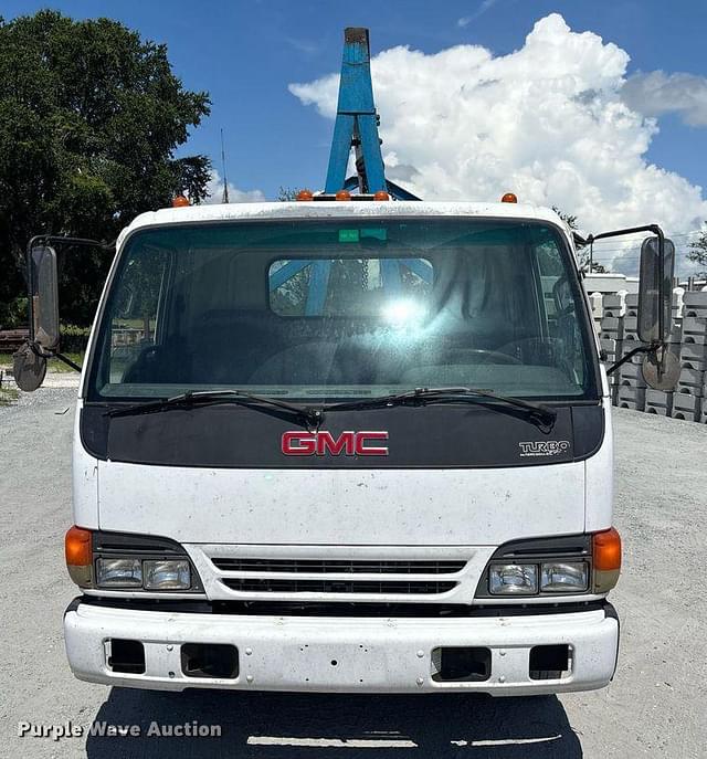 Image of GMC W4500 equipment image 1