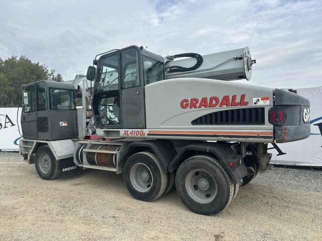 Image of Gradall XL4100 equipment image 2