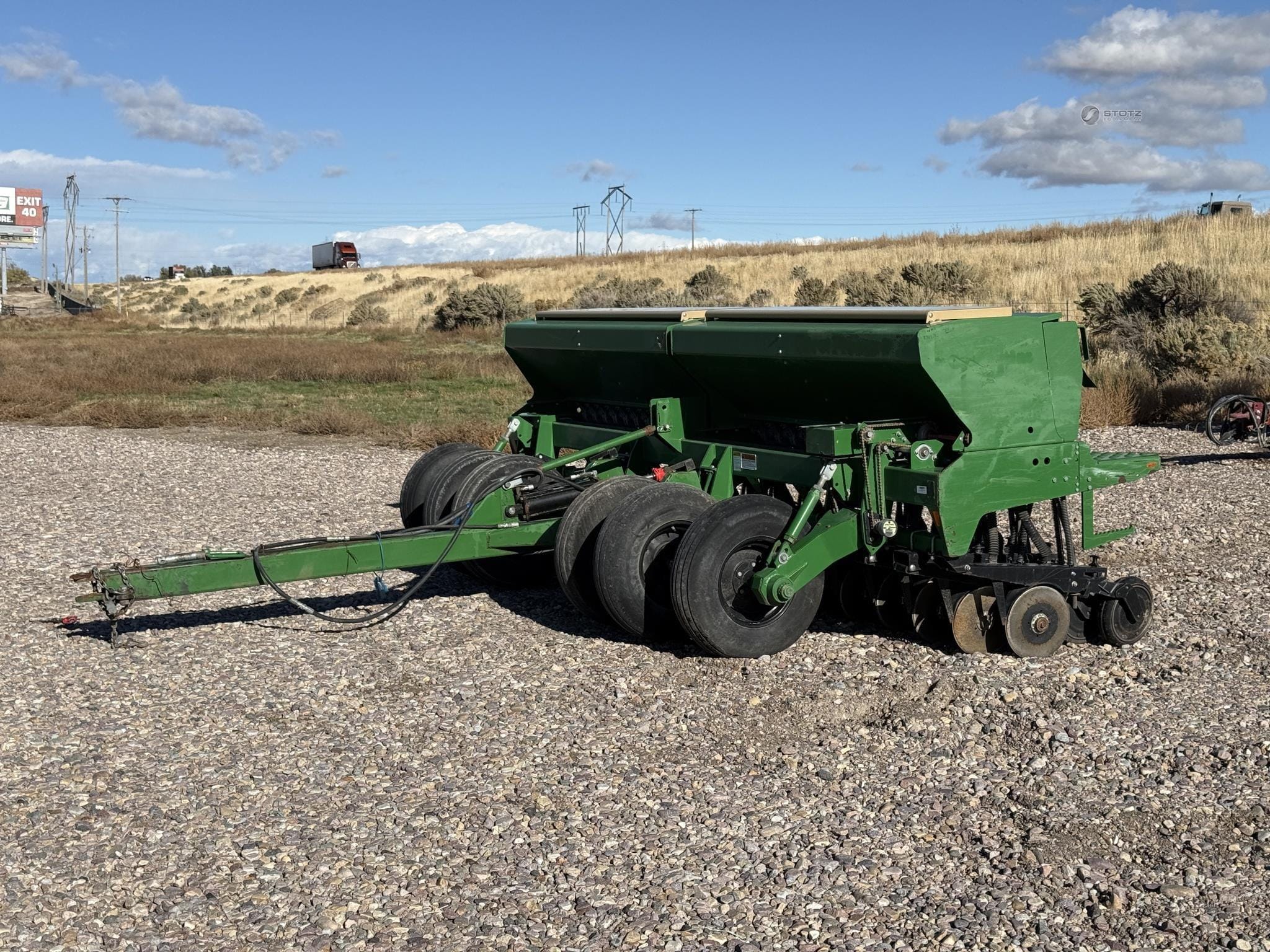 2005 Great Plains 1500 Equipment Image0