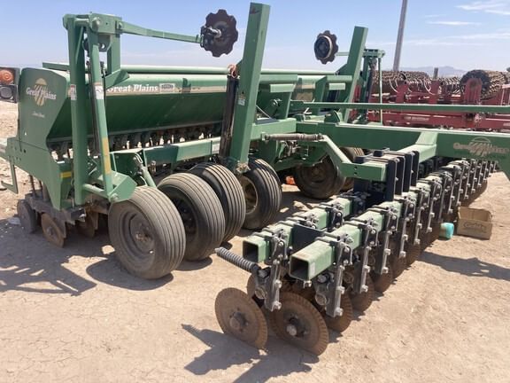 2005 Great Plains 1500-3006 Equipment Image0