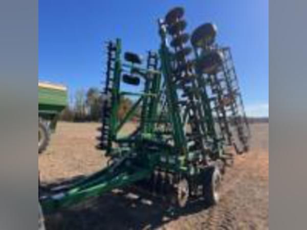 2005 Great Plains 3000TT Equipment Image0