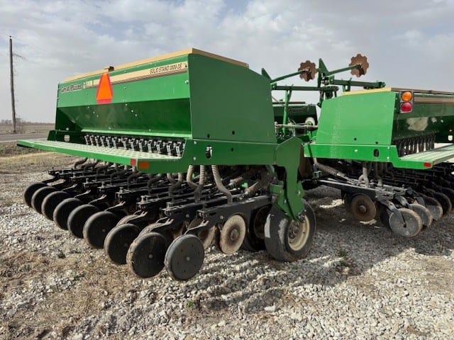 2005 Great Plains 3S-3000 Equipment Image0