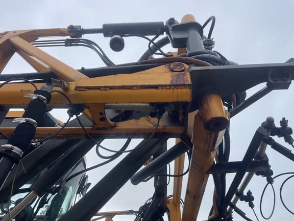 Image of Hagie STS10 equipment image 4