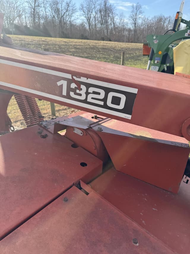 Image of Hesston 1320 equipment image 2