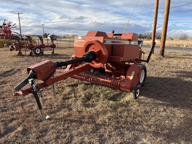Image of Hesston 4655 equipment image 1