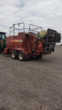 Image of Hesston 4790 equipment image 1