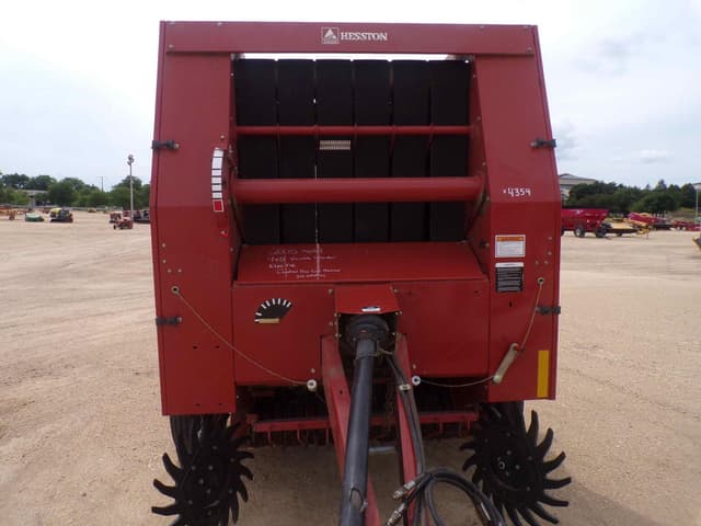 Image of Hesston 745 equipment image 2