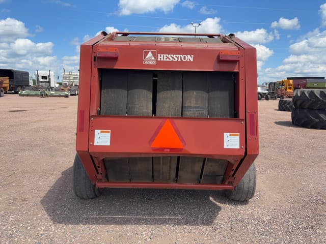 Image of Hesston 814 equipment image 4