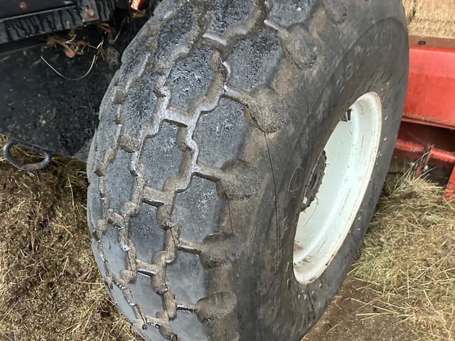 Image of Hesston 9260 equipment image 4