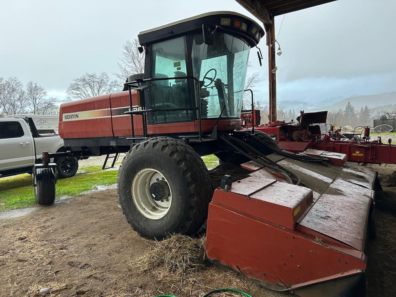 2005 Hesston 9260 Equipment Image0