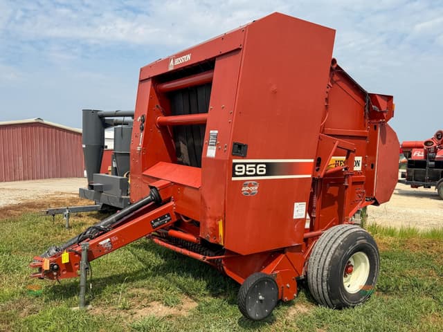Image of Hesston 956A equipment image 2