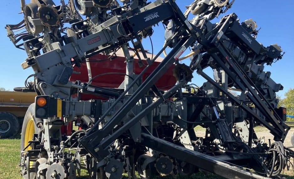 2005 Hiniker 6000ST Equipment Image0