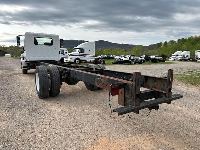 Image of Hino 268 equipment image 2