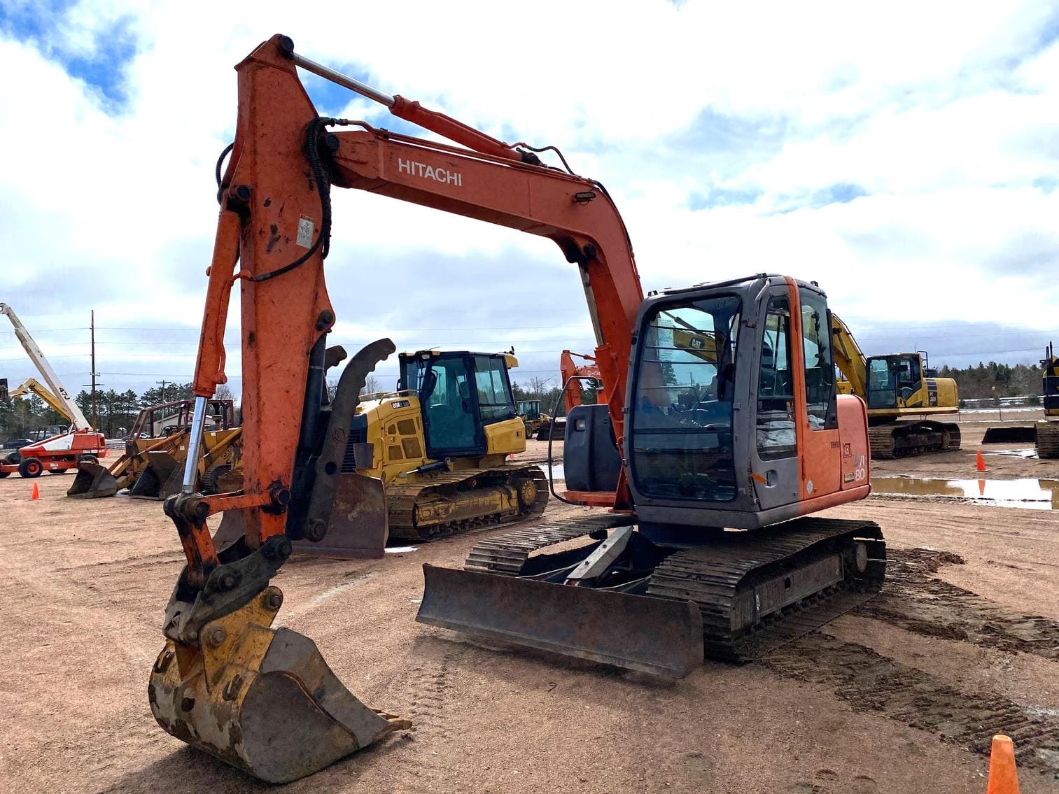2005 Hitachi ZX80 Equipment Image0