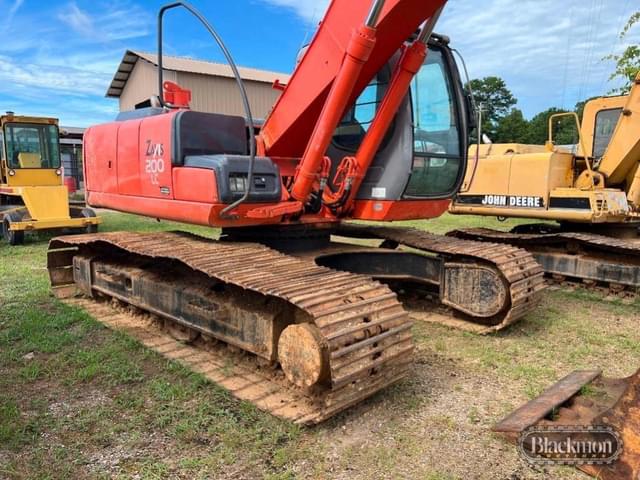 Image of Hitachi ZX200LC equipment image 3