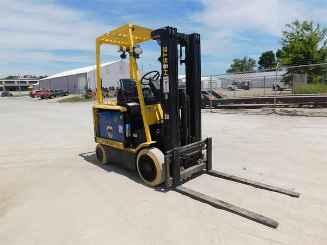Image of Hyster E55Z equipment image 4