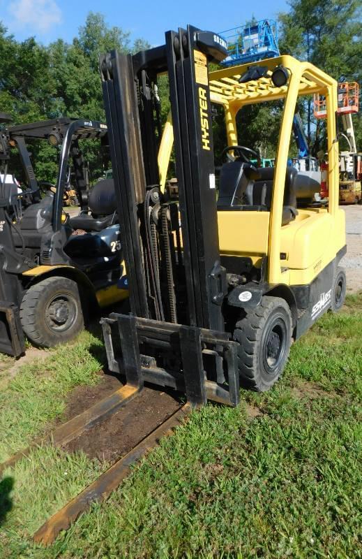 Image of Hyster H50FT equipment image 2