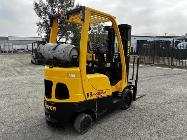 Image of Hyster S40FT equipment image 2