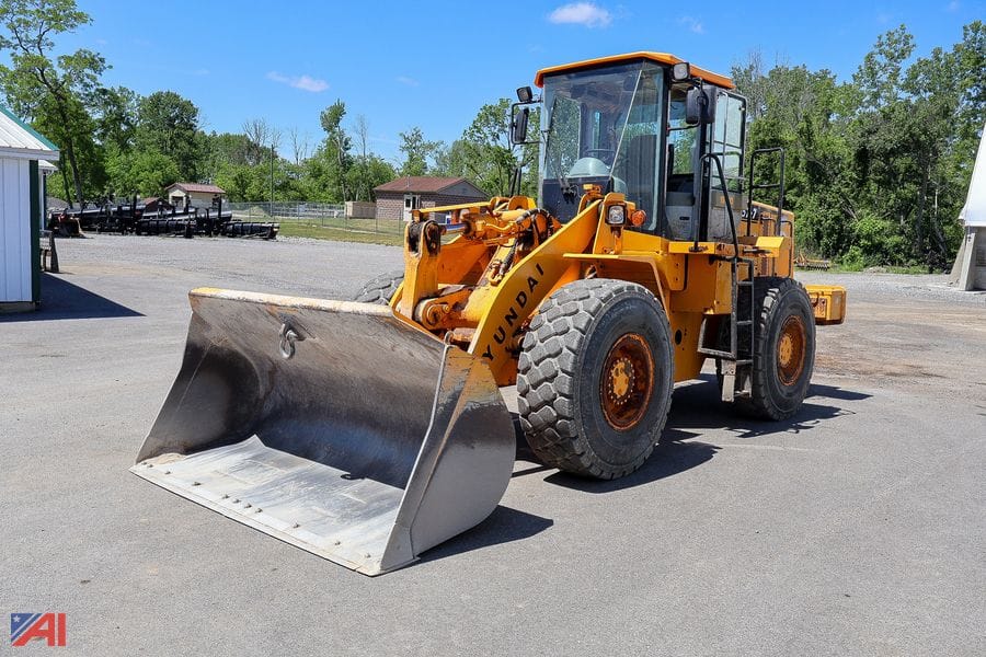 2005 Hyundai HL757-7 Equipment Image0