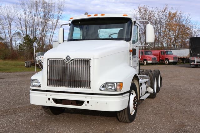 Image of International 9200 equipment image 1