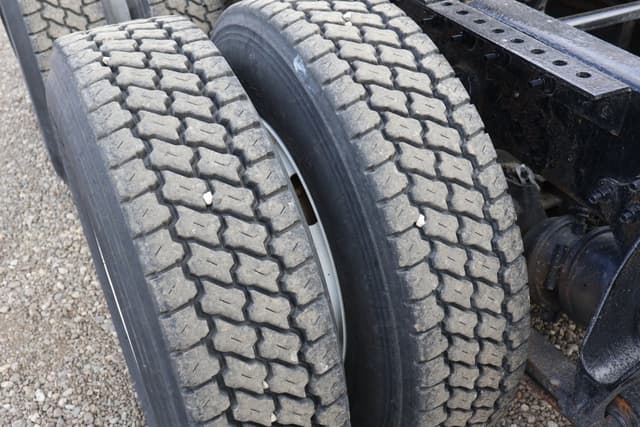 Image of International 9200 equipment image 3