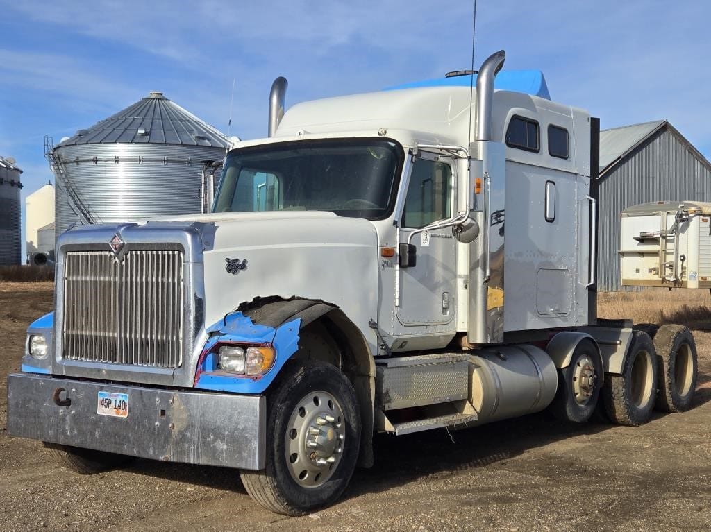 2005 International 9900I Equipment Image0