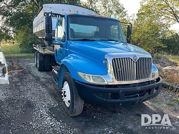 Main image International 4400