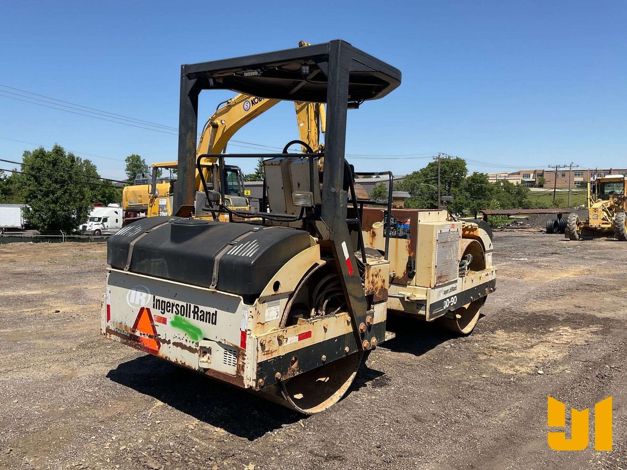 2005 Ingersoll Rand DD-90 Equipment Image0