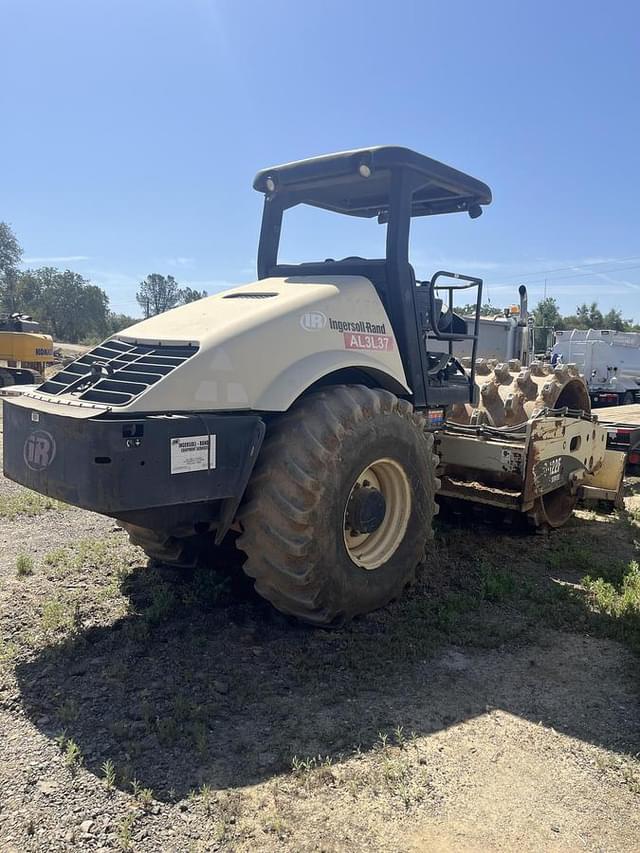 Image of Ingersoll Rand SD122F equipment image 1