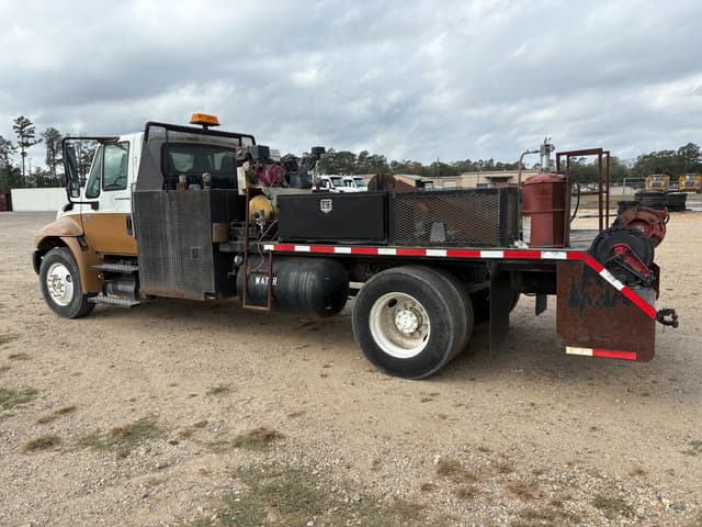 Image of International 4200 equipment image 1