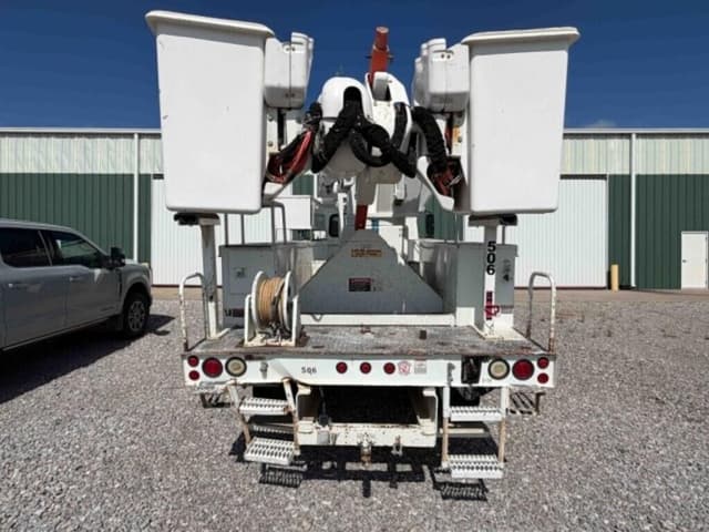 Image of International 4300 equipment image 3